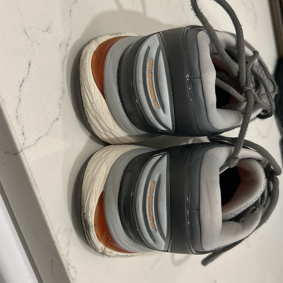 Women’s Asics FlyteFoam size 9 - Picture 3 of 5